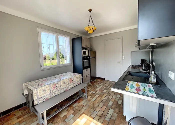 Maison Avec Jardin Près De La - Fr-1-361-560 *